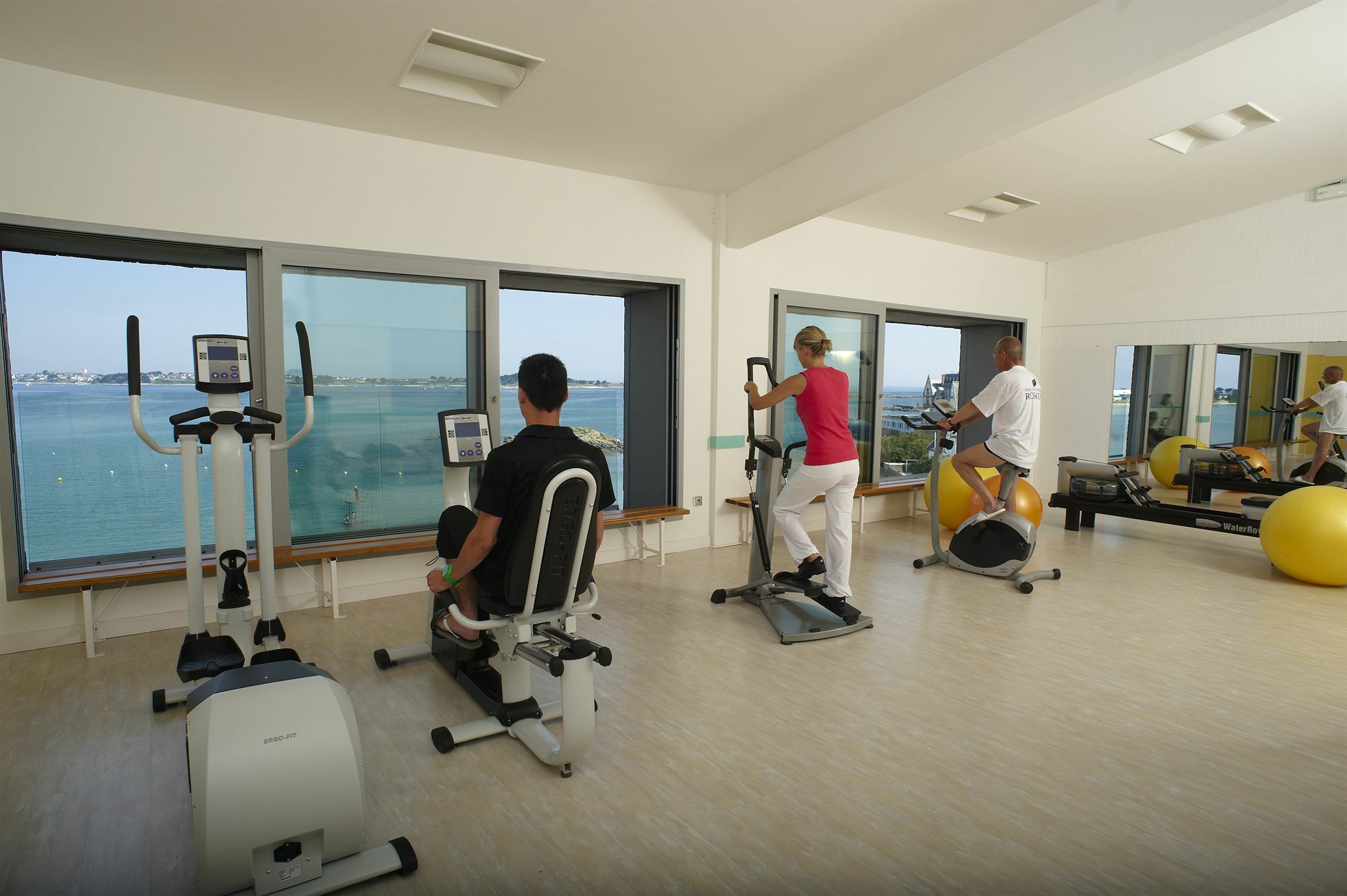 Hotel Valdys Thalasso & Spa - Beau Rivage ロスコフ エクステリア 写真